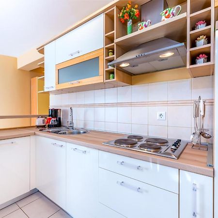 Apartments Lovorka Baška Eksteriør billede