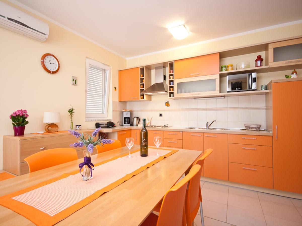 Apartments Lovorka Baška Eksteriør billede